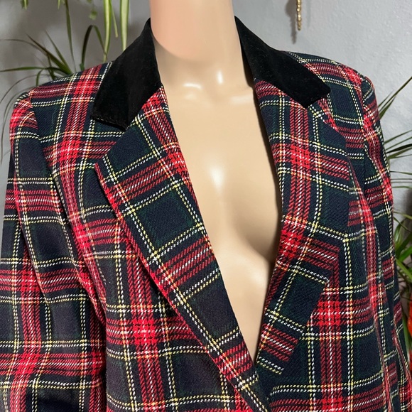 Black & red plaid blazer size 6P wool blend - Picture 2 of 9